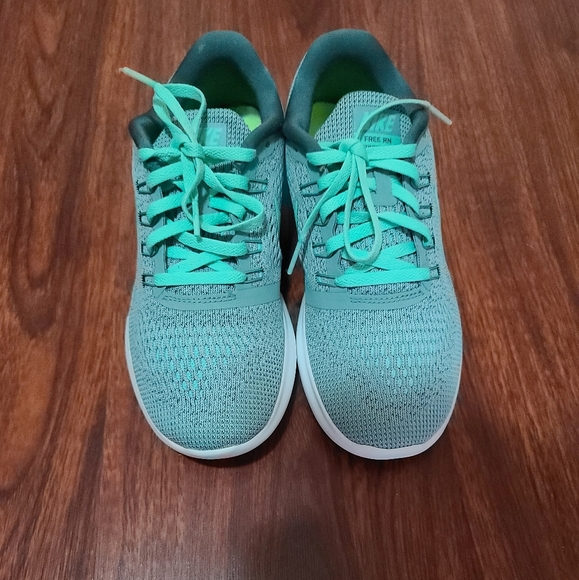 Nike free rn sneakers size 7 - Picture 2 of 5